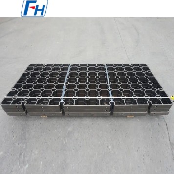 ¿Qué materiales se utilizan habitualmente para fabricar las bandejas de tratamiento térmico?