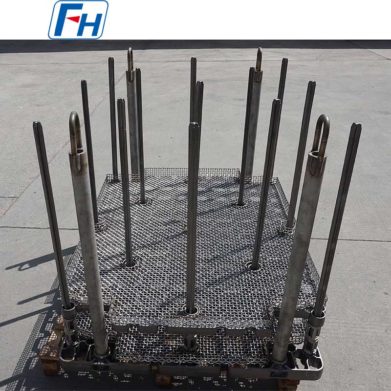 ¿Cuáles son las diferencias entre las cestas de tratamiento térmico de malla de alambre y de placa sólida?