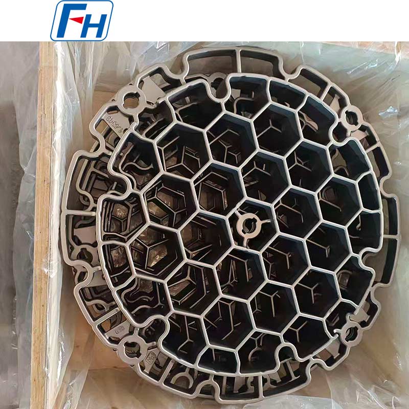 Logre una dureza constante en piezas metálicas con las bandejas de tratamiento térmico FH®